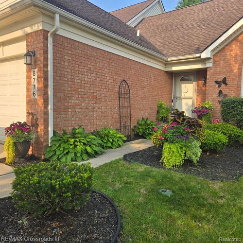 8776 Ironwood Dr, Van Buren Twp, MI, 48111-7419 | Card Image