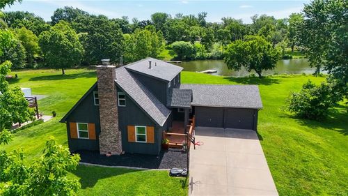 18629 Linwood Rd, Linwood, KS, 66052-4530 | Card Image