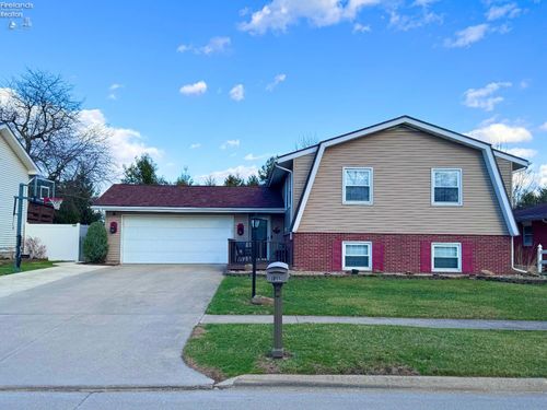 1453 White Ave, Fremont, OH, 43420-1144 | Card Image