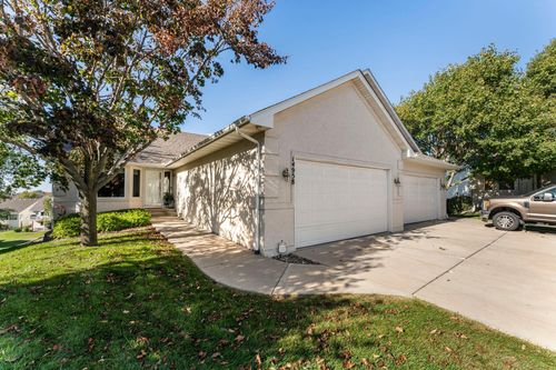 14958 Summit Cir Nw, Prior Lake, MN, 55372-1061 | Card Image