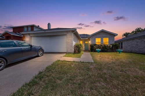 212 Crystalwood Dr, Mesquite, TX, 75149-3565 | Card Image