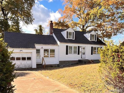 9857 Lilac Dr, Saint Louis, MO, 63137-3338 | Card Image