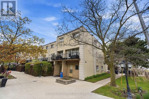 205-5877 Bathurst St, North York, ON, M2R1Y7 | Card Image