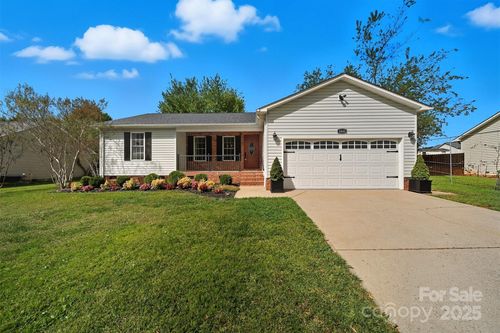 1641 Farmington Hills Dr, Conover, NC, 28613-9044 | Card Image