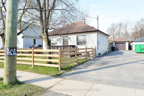 7 Sophia St, Brampton, ON, L6V1T8 | Card Image
