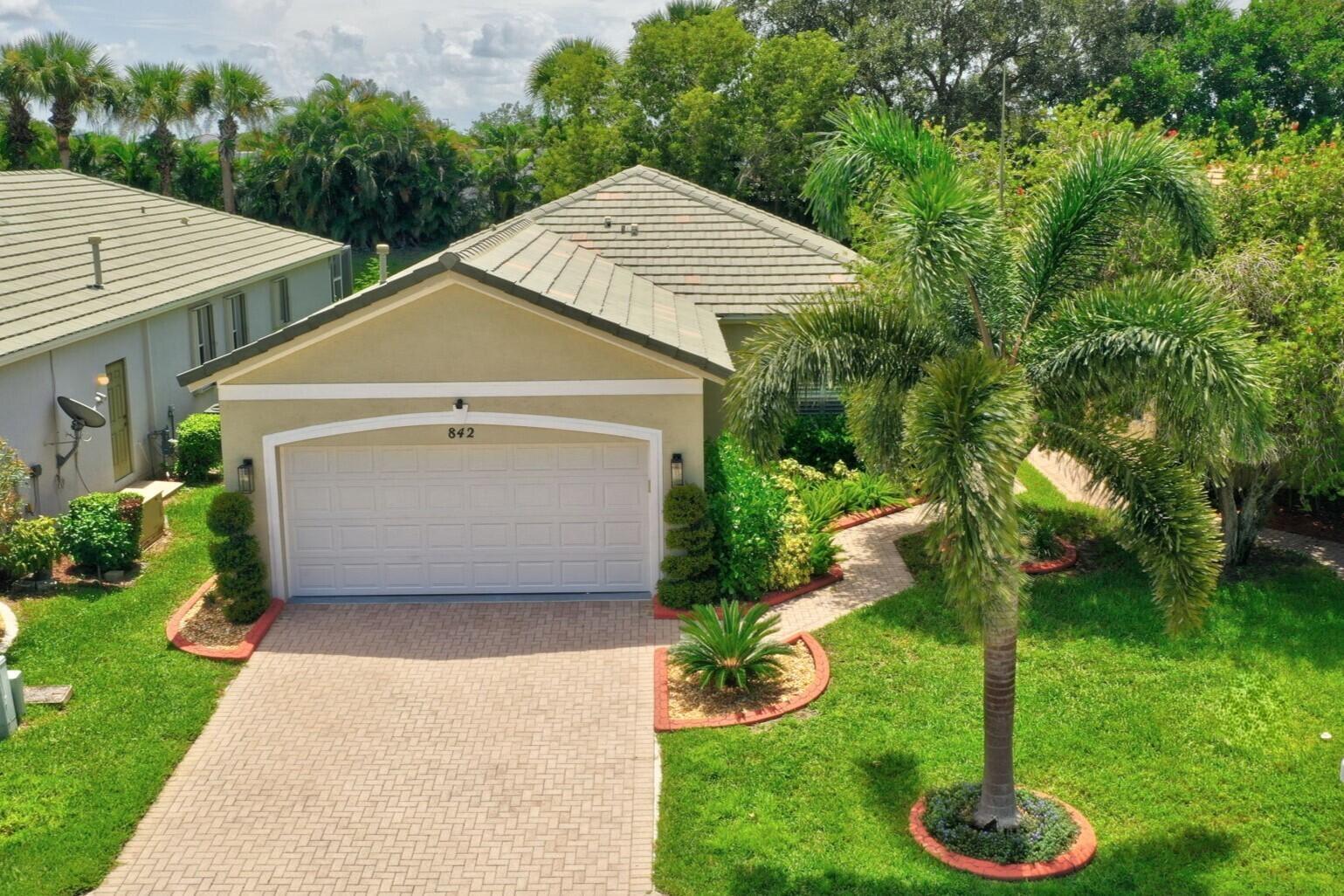 Rocky Bayou Ter, Port Saint Lucie, FL 34986