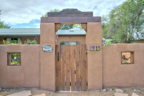 635 Esperanza Dr, Bosque Farms, NM, 87068-9703 | Card Image