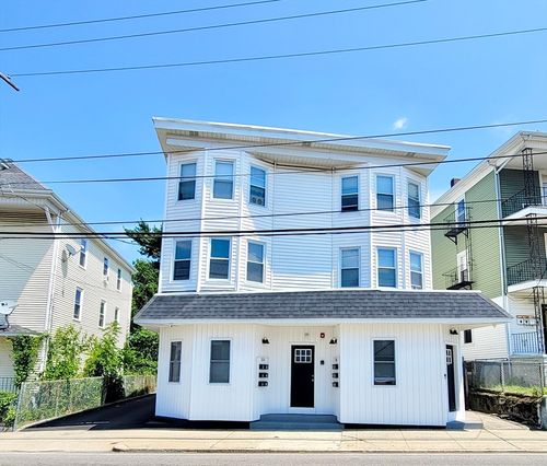 2r-884 Main St, Pawtucket, RI, 02860-4928 | Card Image