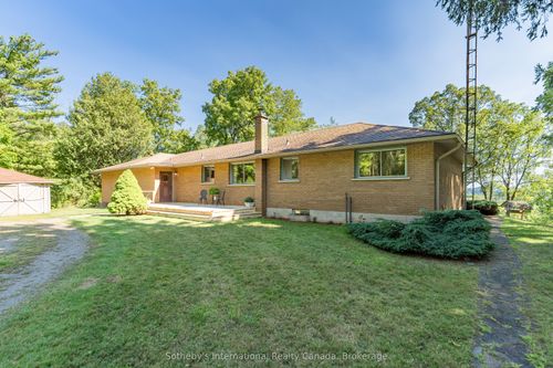 42 8 Highway, Dundas, ON, L9H4V3 | Card Image