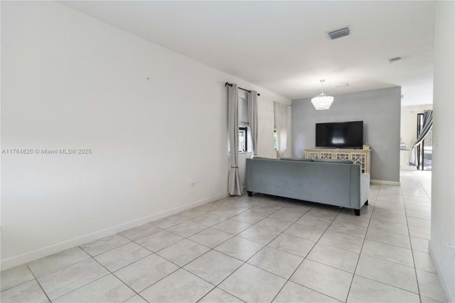 25037 Sw 114 Th Ct, Townhouse with 3 bedrooms, 3 bathrooms and null parking in HOMESTEAD FL | Image 7