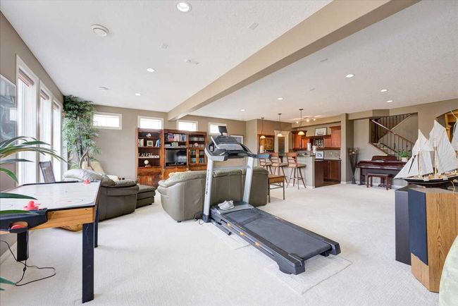 22 Tuscany Estates Crescent Nw, Home with 3 bedrooms, 2 bathrooms and 4 parking in Calgary AB | Image 36