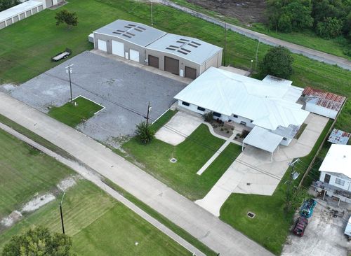 2250 River Rd, Berwick, LA, 70342-3002 | Card Image
