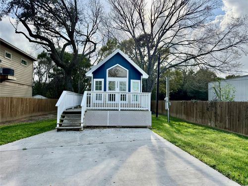 3008 Calhoun St, Bacliff, TX, 77518-1100 | Card Image