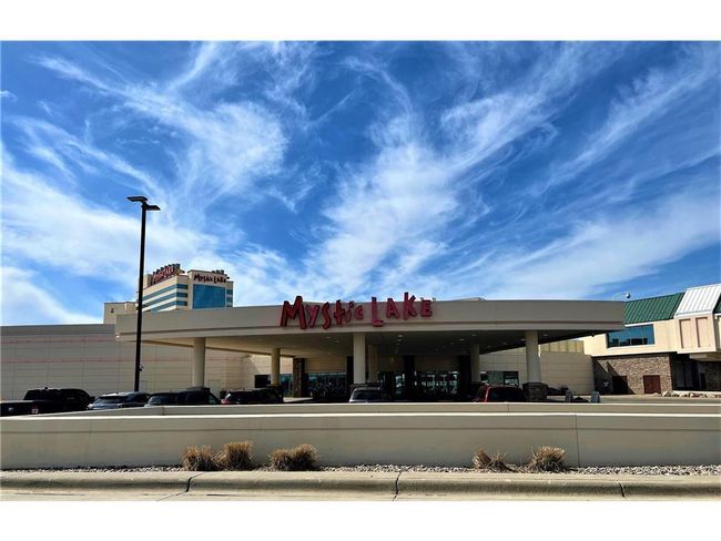 We are also located within a 5-minute drive of Mystic Lake Casino. Home to all sort of shows and fun the resort-casino is a great source of local entertainment! | Image 40