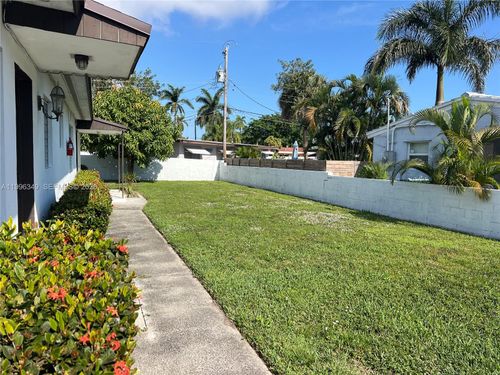 809 Ne 2nd St, Hallandale Beach, FL, 33009-3564 | Card Image
