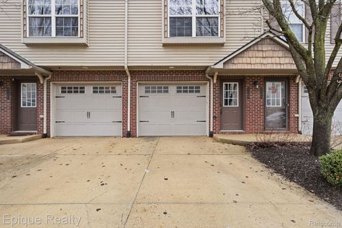 2206 Knotty Pine Trl, Howell, MI, 48855-7801 | Card Image