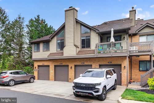 1105 Augusta Cir, MOUNT LAUREL, NJ, 08054-2758 | Card Image