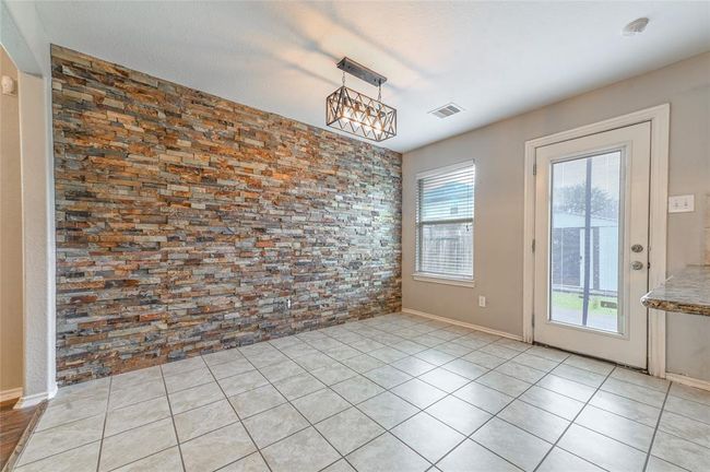 Dining/Breakfast area | Image 12