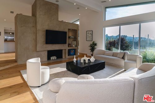 3423 Scadlock Ln, Sherman Oaks, CA, 91403-4914 | Card Image