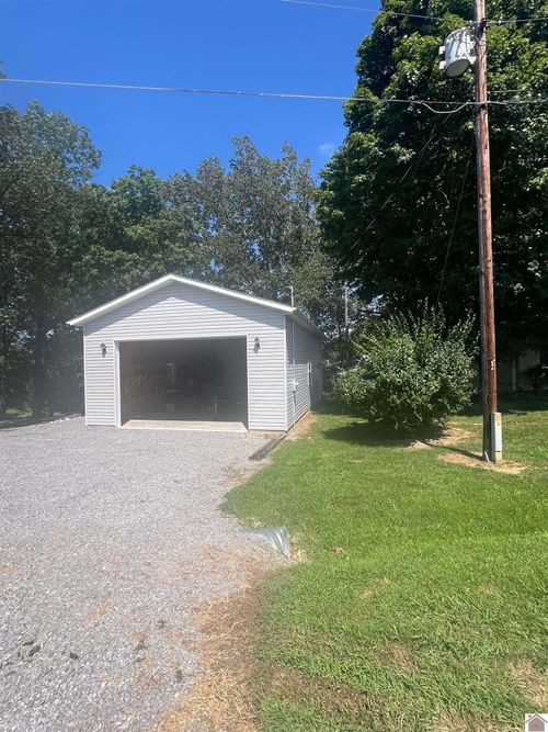 510 Carriage Cove Rd, Cadiz, KY, 42211-8006 | Card Image