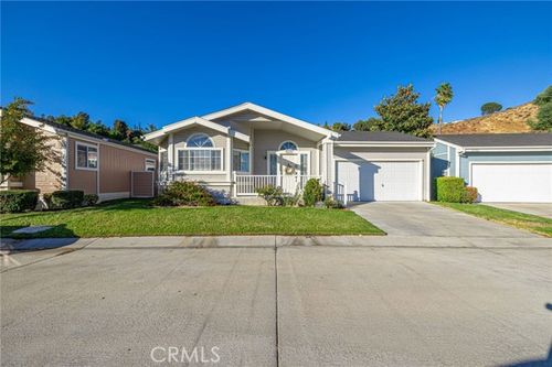 20087 Crestview Dr, Canyon Country, CA, 91351-5758 | Card Image