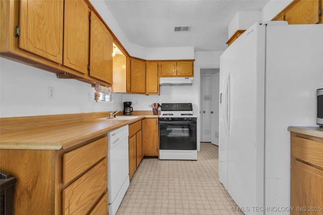 4795 Inwood Rd, House other with 3 bedrooms, 2 bathrooms and null parking in Healdton OK | Image 9