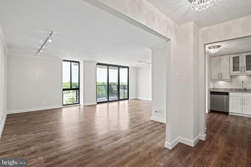 1011-6800 Fleetwood Rd, MCLEAN, VA, 22101-3610 | Card Image