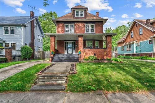 2081 West Blvd, Cleveland, OH, 44102-3640 | Card Image