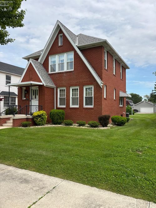 75 Gross St, Tiffin, OH, 44883-3518 | Card Image