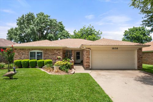 1838 Westcrest Drive, Arlington, TX, 76013 | Card Image