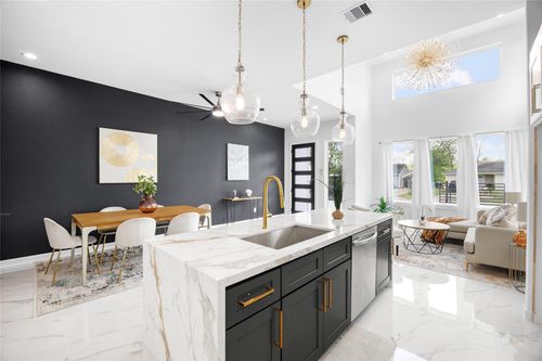 6314 Crest St, Houston, TX, 77033-1004 | Card Image