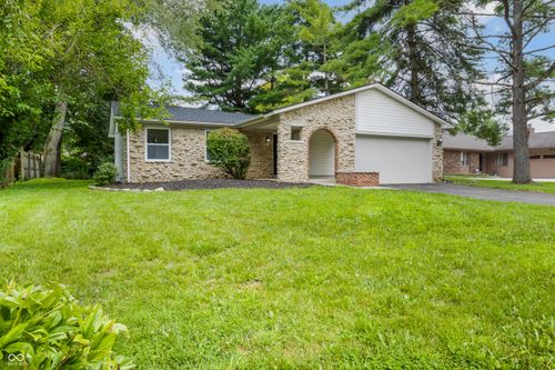 2204 Walnut Way, Noblesville, IN, 46062-9723 | Card Image