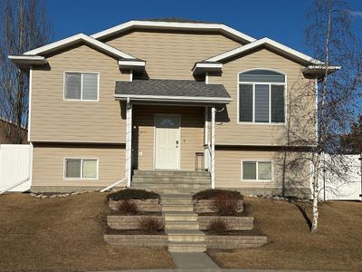 51 Kreiner Cres, House detached with 4 bedrooms, 3 bathrooms and 6 parking in Whitecourt AB | Image 2