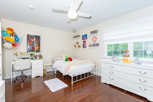 46 Chelsea Dr, Smithtown, NY, 11787-5910 | Card Image