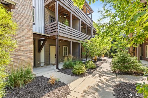 2034 Celadon Dr Ne, Grand Rapids, MI, 49525-3918 | Card Image
