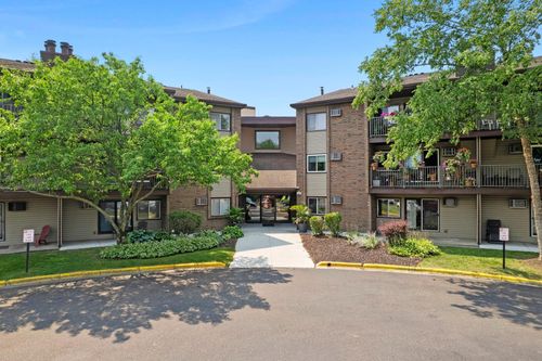 123-3420 Golfview Dr, Eagan, MN, 55123-1258 | Card Image