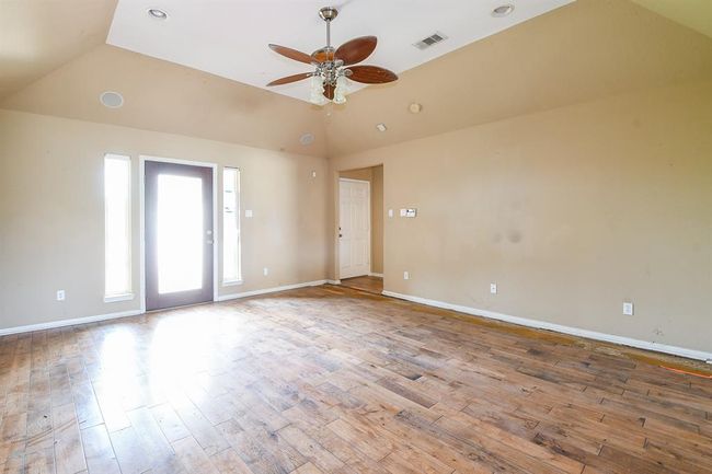 2767 Broadway St, House other with 3 bedrooms, 2 bathrooms and 2 parking in San Leon TX | Image 5