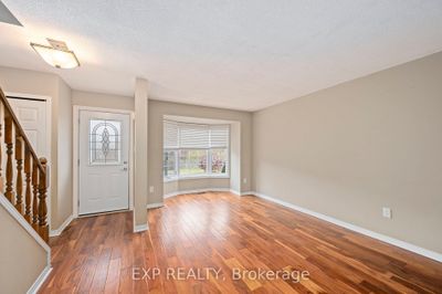 45 - 50 Chapman Crt, Condo with 3 bedrooms, 2 bathrooms and 2 parking in London ON | Image 2