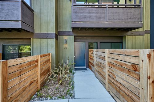 c2-4201 Pennsylvania Ave, La Crescenta, CA, 91214-3757 | Card Image