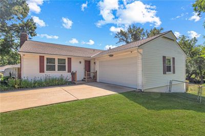 9236 Reeder Drive, House other with 3 bedrooms, 2 bathrooms and null parking in Overland Park KS | Image 3