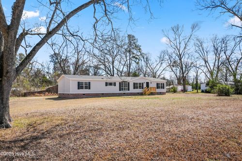 99 Rowland Cemetary Rd, Rowland, NC, 28383-4600 | Card Image