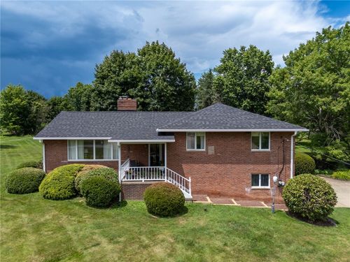 115 Hickory Dr, Beaver Falls, PA, 15010-1417 | Card Image