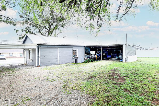 304 Rock Hill Rd, House other with 2 bedrooms, 1 bathrooms and null parking in Bowie TX | Image 26