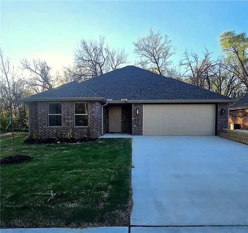 1315 Valley Dr, Gentry, AR, 72734-8663 | Card Image