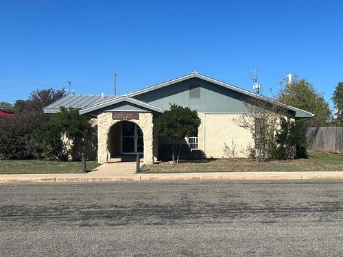 1h-305 W Dallas St, Llano, TX, 78643-1544 | Card Image