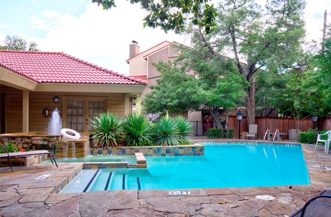 APT-11B - 5200 Martel Ave, Condo with 2 bedrooms, 2 bathrooms and null parking in Dallas TX | Image 4