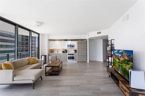 1204-121 Ne 34th St, Miami, FL, 33137-3867 | Card Image