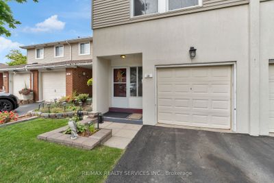 50 - 50 Carisbrooke Crt, Condo with 3 bedrooms, 2 bathrooms and 2 parking in Brampton ON | Image 2