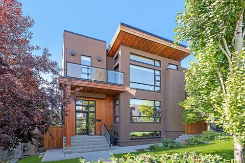 2011 29 Avenue Sw, Calgary, AB, T2T1N4 | Card Image