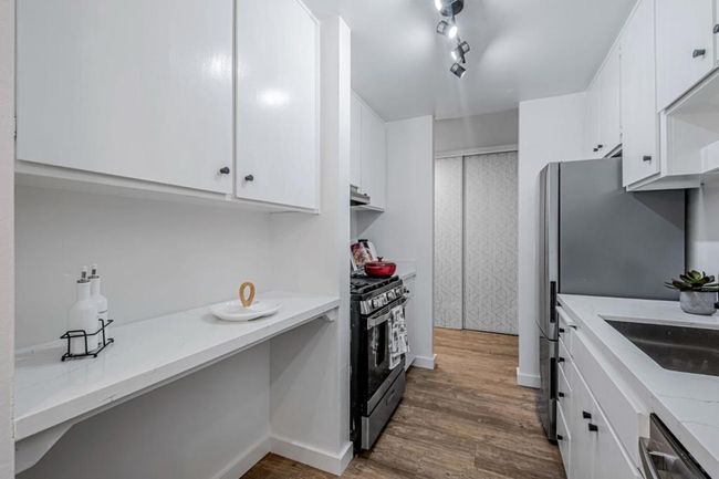 APT-301 - 2700 Le Conte Ave, Condo with 1 bedrooms, 1 bathrooms and 1 parking in Berkeley CA | Image 5